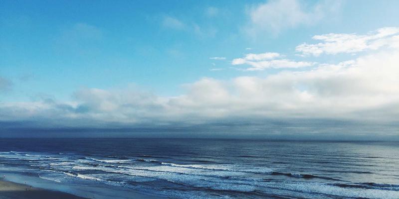 巴西费尔南多·迪诺罗尼亚群岛：潜入碧蓝秘境，邂逅海豚与桑巴风情